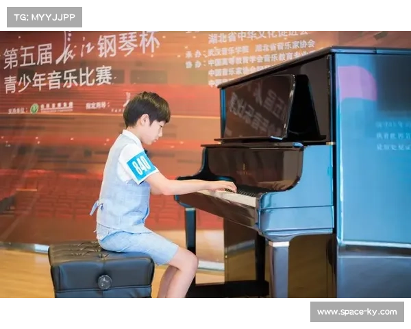 15岁张紫涵柔道比赛夺金,青少年选手成长迅速 15岁张紫涵柔道比赛夺金,青少年选手成长迅速